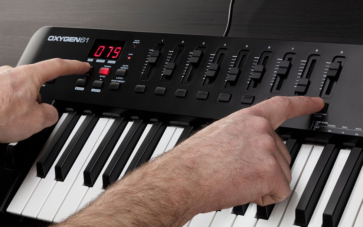 M-Audio Oxygen 61 MkV Controller Keyboard - Image 10