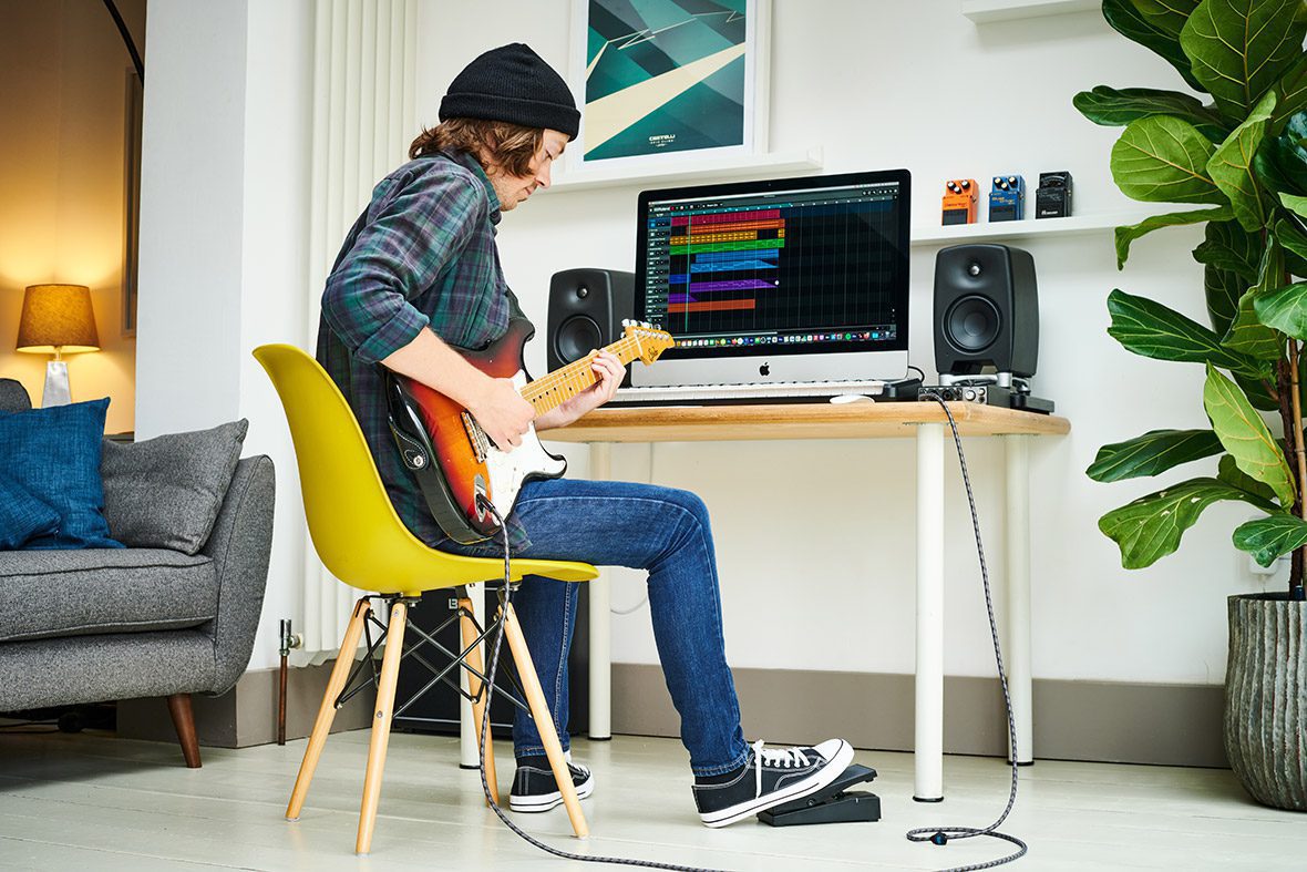 BOSS EV-1-WL Wireless Midi Expression Pedal - Image 8