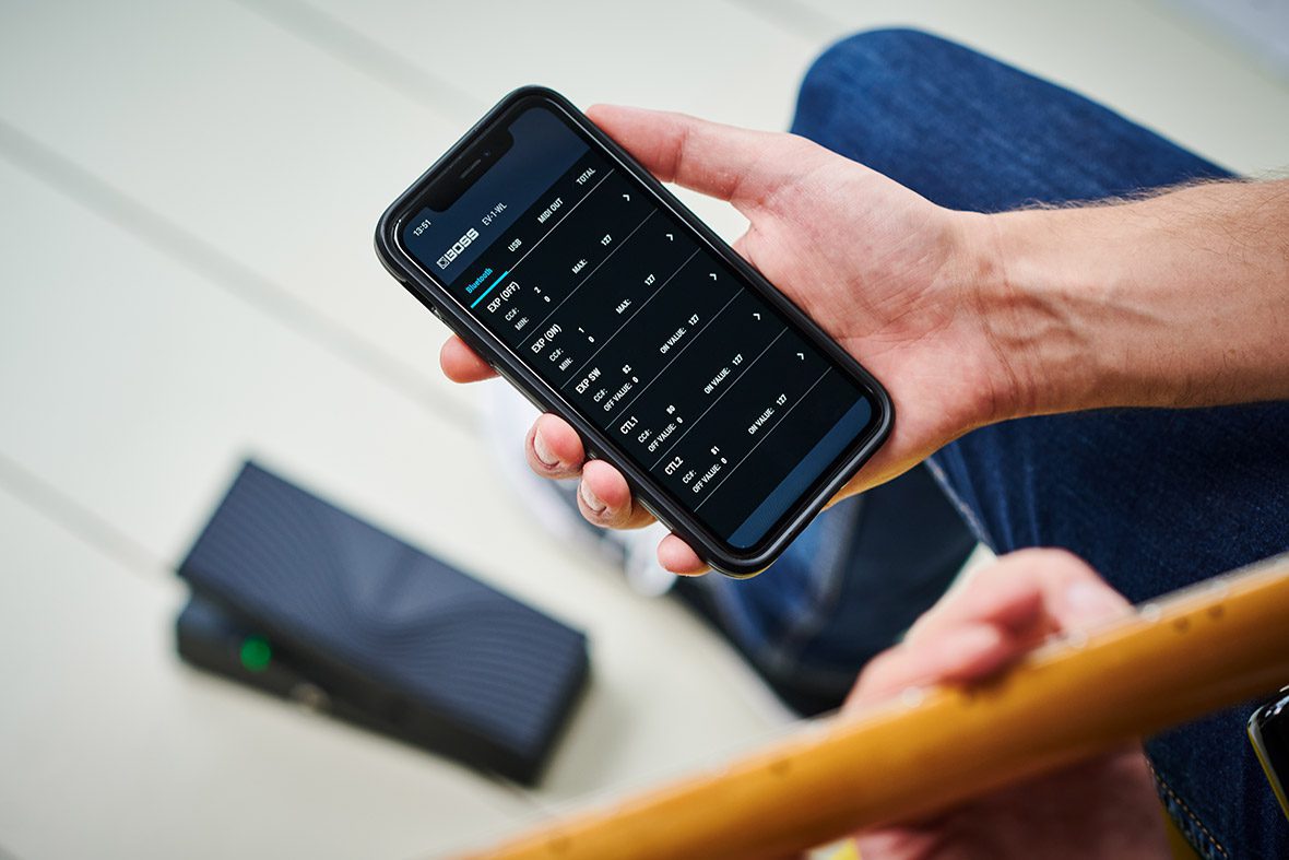 BOSS EV-1-WL Wireless Midi Expression Pedal - Image 9