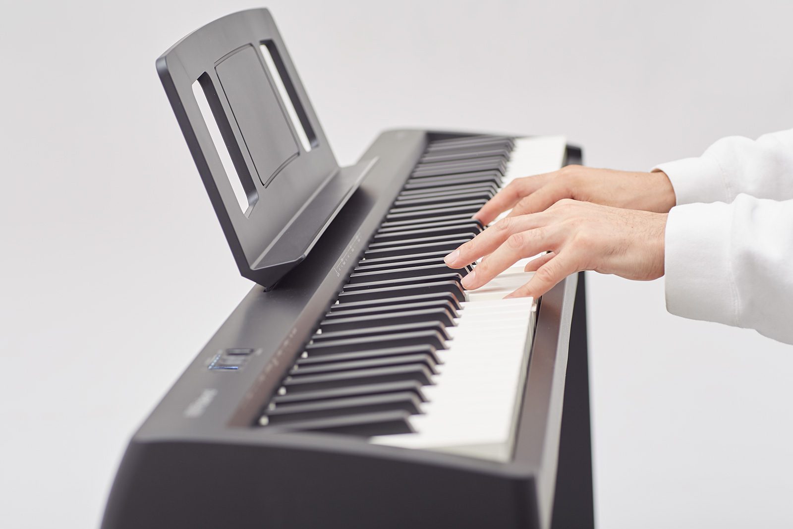 Roland FP-10 Digital/Stage Piano - Image 2